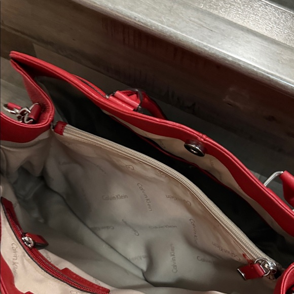Calvin Klein Red Leather Shoulder Bag - Picture 5 of 7